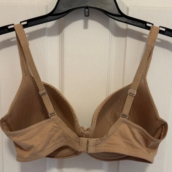 Victoria's Secret Tan Underwire Bra - Picture 5 of 5